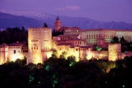 La Alhambra de Granada, un paseo por su interior