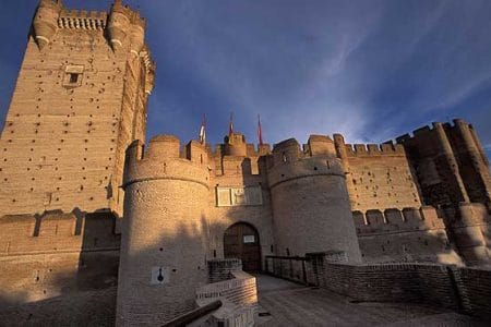 Cuatro castillos fronterizos en España