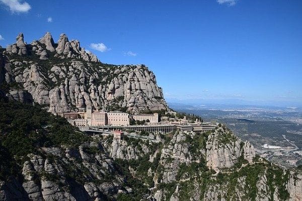 Montaña de Montserrat y Monasterio