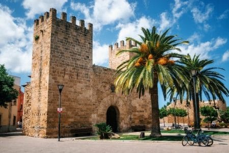 La ciudad medieval de Alcudia en Mallorca