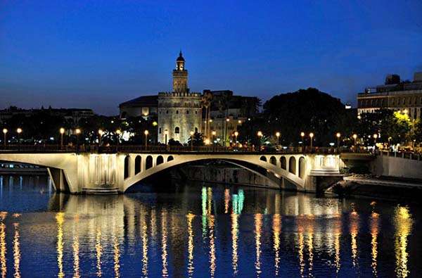 Sevilla de noche