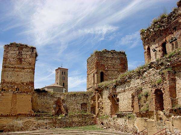 Buitrago del Lozoya - interior del castillo