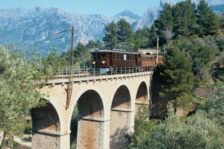 El tren de Sóller, viaje turístico por Mallorca