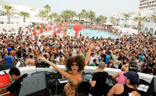 Fiesta en el Beach Hotel Ushuaia de Ibiza