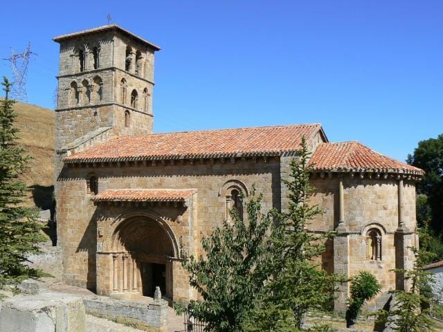 Cervatos y la Colegiata de San Pedro en Cantabria