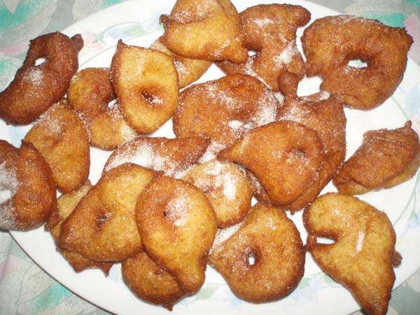 Tradiciones falleras: la Mascletá y los buñuelos