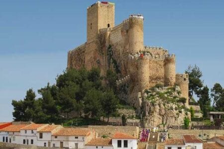 El histórico castillo de Almansa